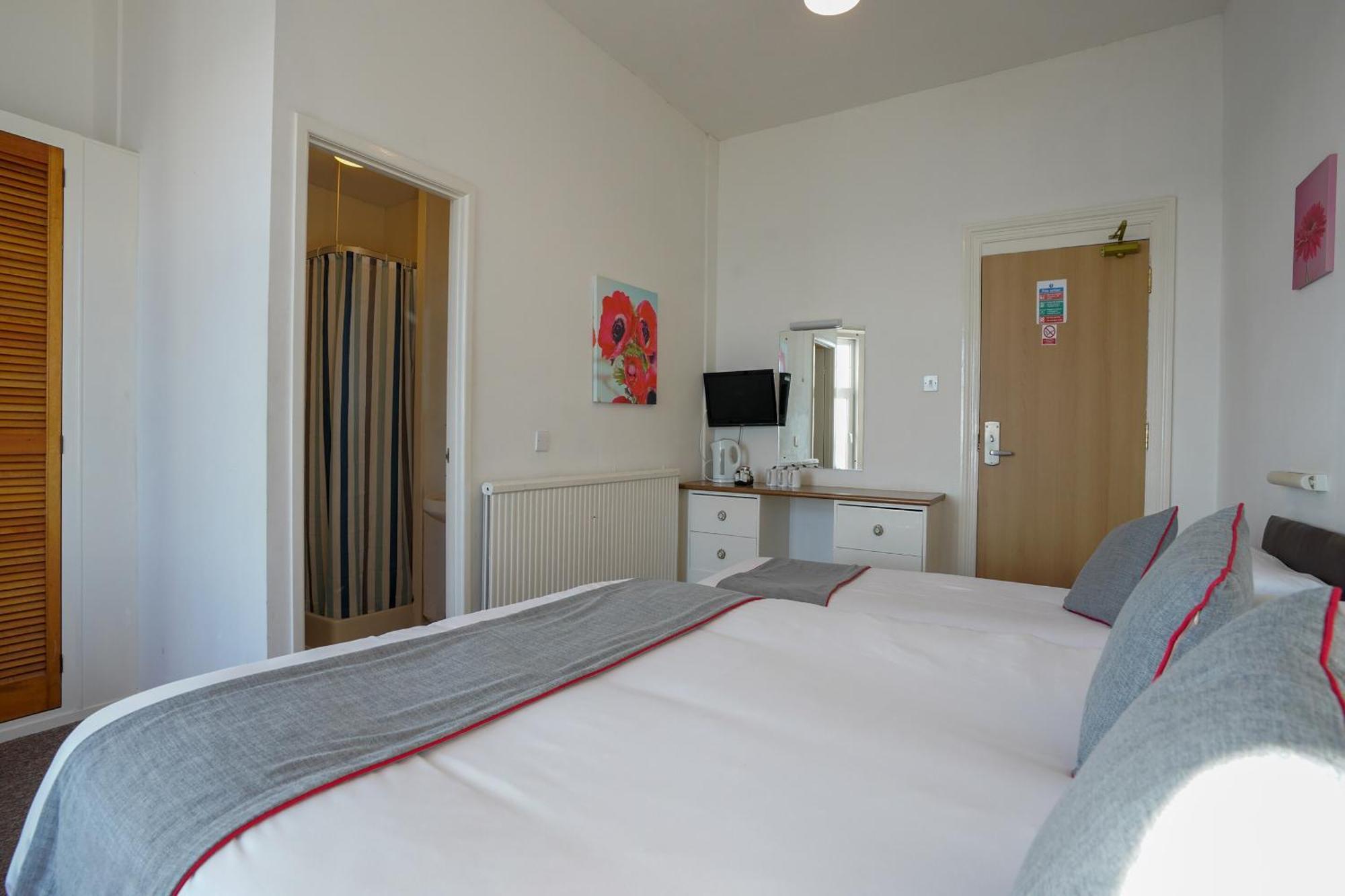 Oyo Shanklin Beach Hotel Ngoại thất bức ảnh